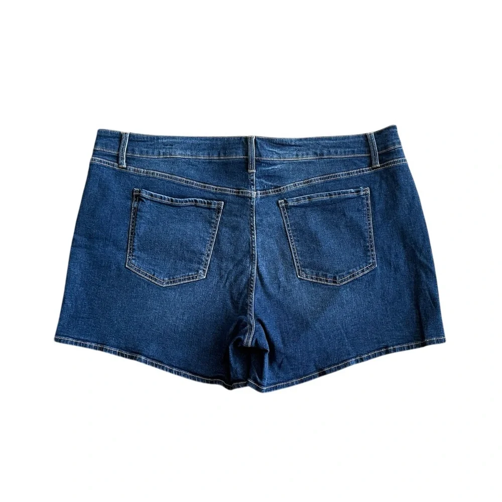 NEW! Terra & Sky women’s 24W denim high rise shorts NWT! - Picture 2 of 4